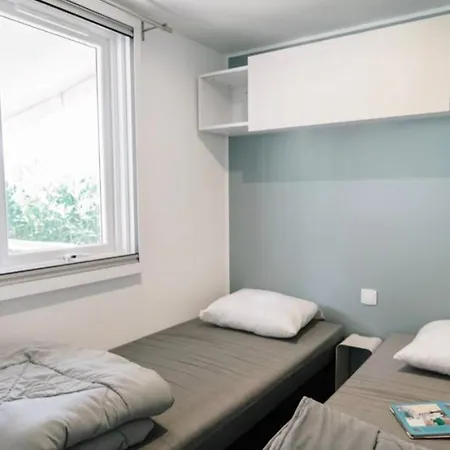 Mobilhome Dans 4 Etoiles * آجد