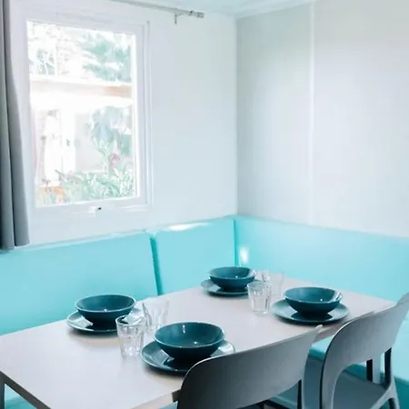 Mobilhome Dans 4 Etoiles * آجد